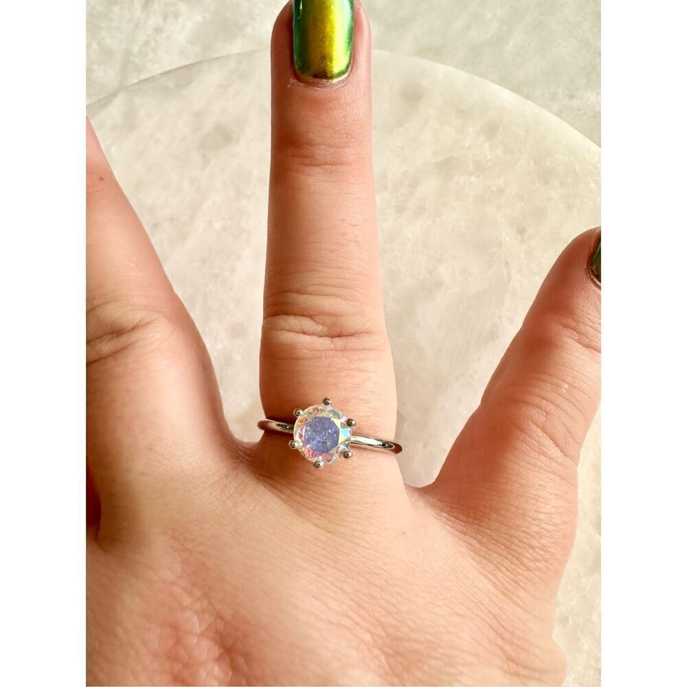 Iridescent round cut cocktail ring ￼ - Picture 4 of 5